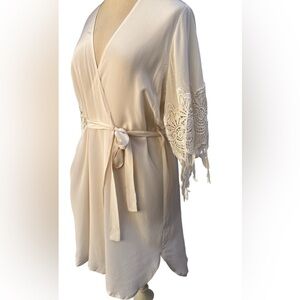 Stone Cold Fox Silk Lace Robe OS